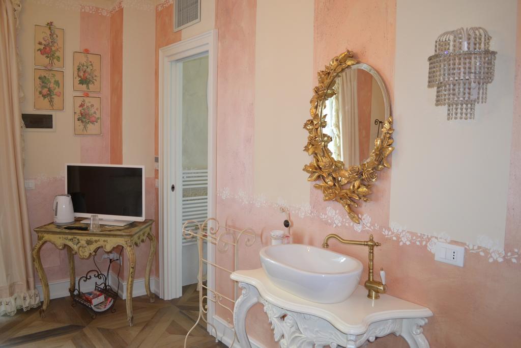 La Maison Delle Favole Desenzano del Garda Habitación foto