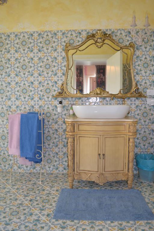 La Maison Delle Favole Desenzano del Garda Habitación foto