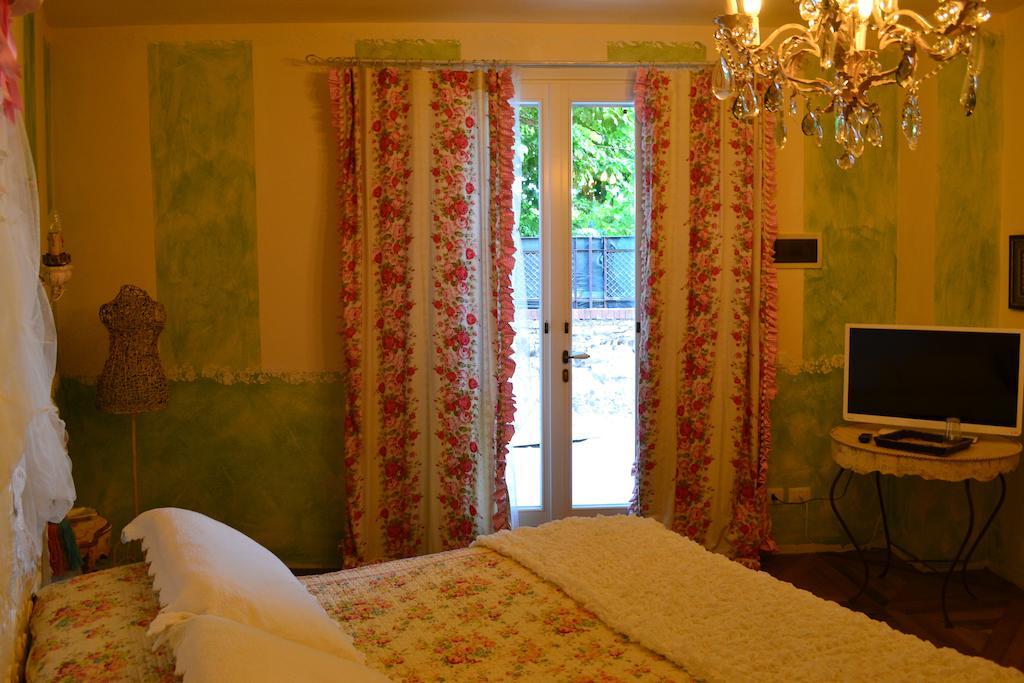 La Maison Delle Favole Desenzano del Garda Habitación foto